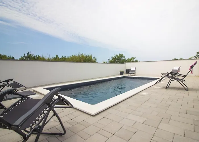 Дом отдыха Family Friendly House With A Swimming Pool Sabunike, Zadar - 24804